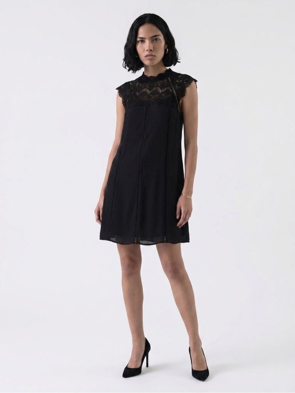 Lace Yoke Sleeveless Black Shift Dress